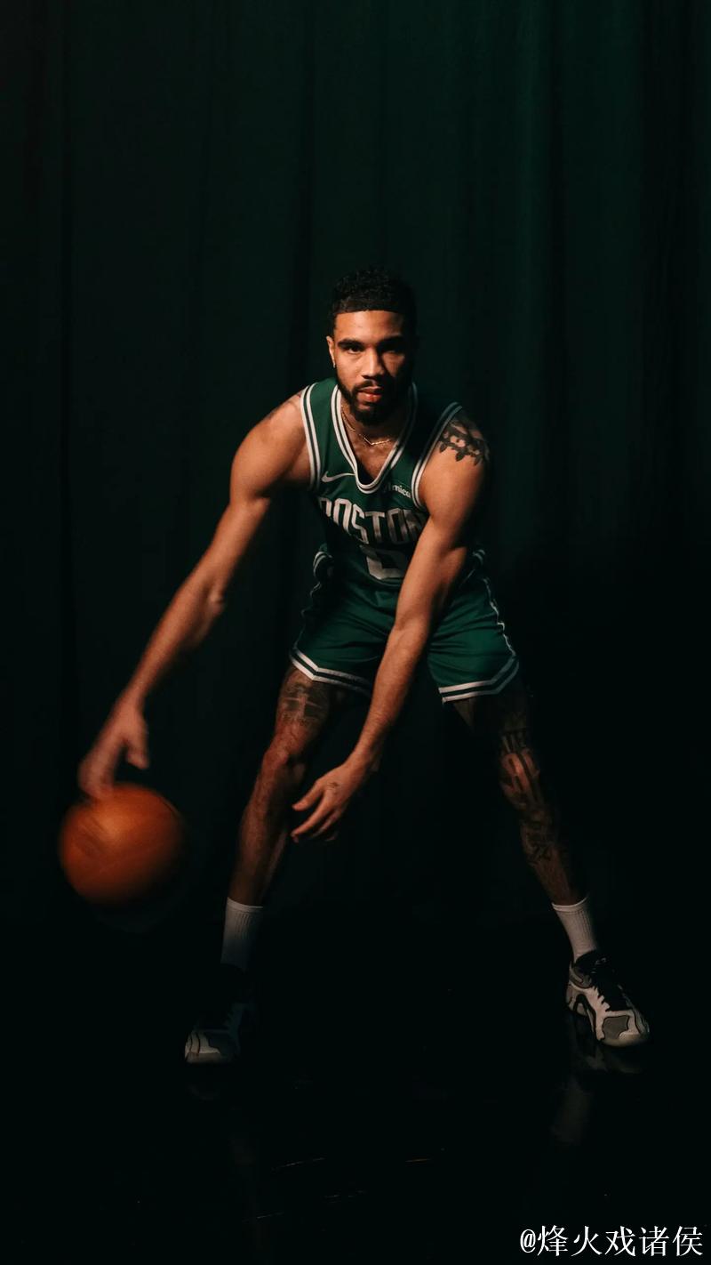 塔图姆22+9+7库里仅18分 凯尔特人狂胜勇士40分